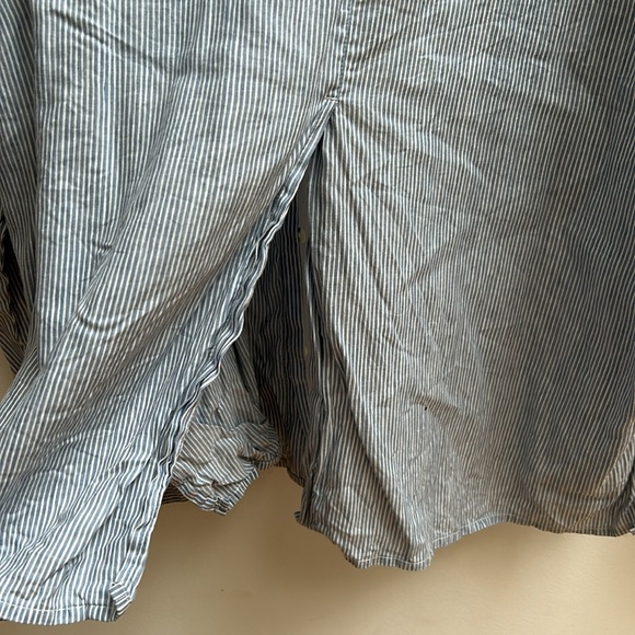 Vince blue and white button down - Picture 2 of 3